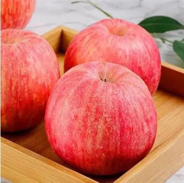 খাস্তা এবং মিষ্টি আপেল